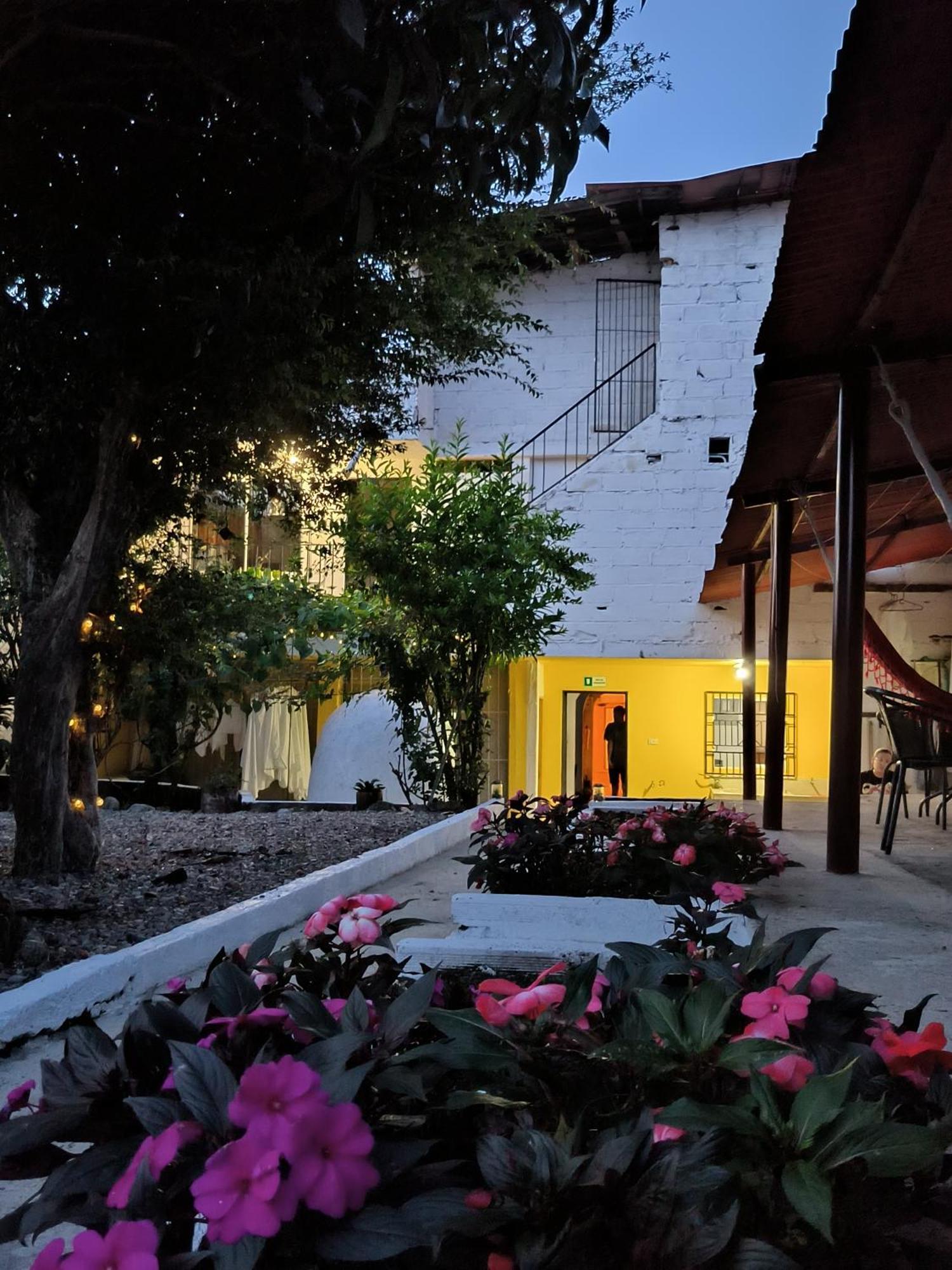 Magic Jardin Hostel - Patio, Balcony & Rooftop Экстерьер фото